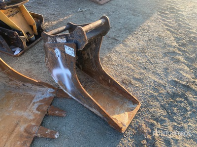 Engcon 14 in Digging Excavator Bucket