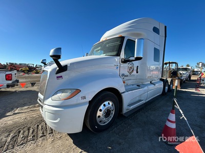 2019 International LT625 6x4 Tracteur routier couchette