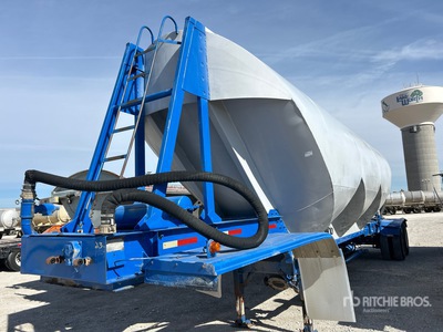 1978 Fruehauf HAN-F2-J 1350 T/A Pneumatic Bulk Trailer