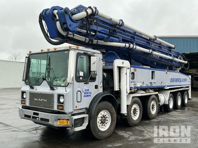 Schwing on 2007 Mack MR688S 12x6 Camion pompe à béton