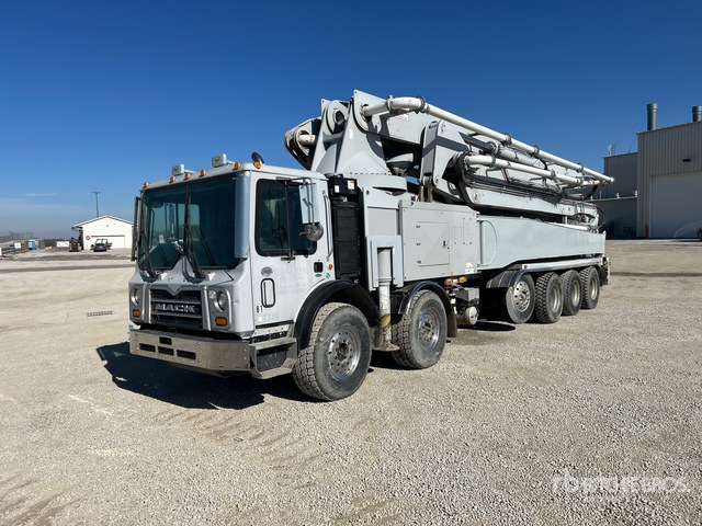 2015 KCP KCP607X5170 60 m on 2015 Mack MRU613 12x6 Concrete Pump Truck
