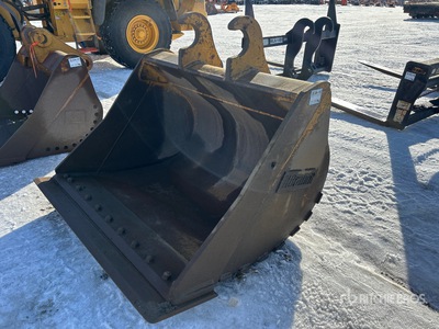Brandt 58 in Q/C Cleanup Excavator Bucket - Fits John Deere 200