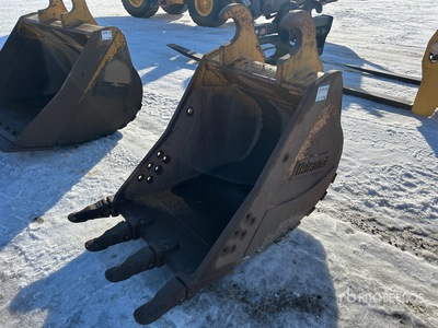 Brandt 33 in Q/C Digging Excavator Bucket - Fits John Deere 210GLC