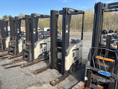 2022 Crown RR5725-35 3500 lb Reach Truck