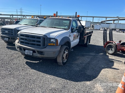 2005 Ford F-550 XL 4x2 Flatbed Truck (Inoperable)