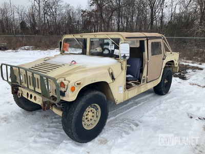 2007 AM General M1097R1 HMMWV 4 Door Soft Top w/Truck Body