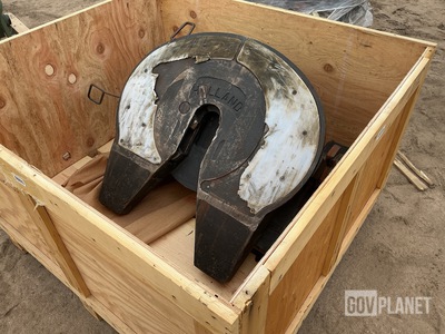 Holland FW2080-S06107-LL-P Fifth Wheel Assembly