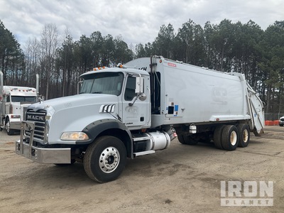 2007 Mack GU813 6x4 Rear Loader Waste Collection Truck