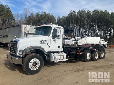 2007 Mack CTP713 6x4 Roll-Off Truck