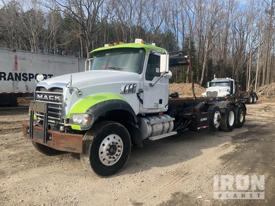 2007 Mack CTP713 6x4 Roll-Off Truck