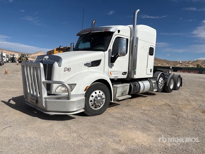 2018 Peterbilt 579 8x4 4-Achs Sattelzugmaschine mit Schlafkabine