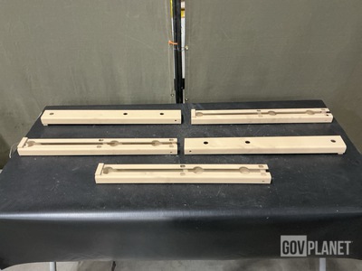 (385) Beswick 12490181 Mounting Brackets