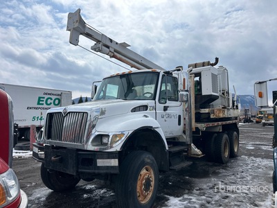 2005 International 7400 6x4 Camion excavadora