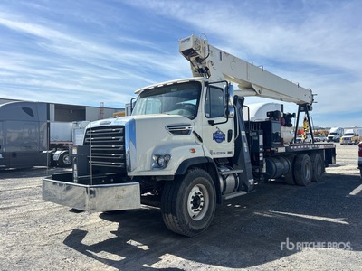 2019 Terex BT5092 50000 lb Articulated Boom on 2019 Freightliner 108SD 6x4 Camion à Fèche