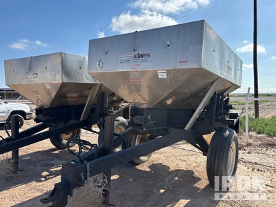 2000 Adams 7 ft 7 in Trailer S/A 10000 lb Pull-Type Kunstmeststrooier