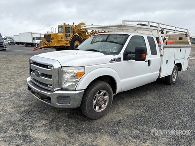 2013 Ford F-250 XLT 4x2 Extended Cab Utility Truck