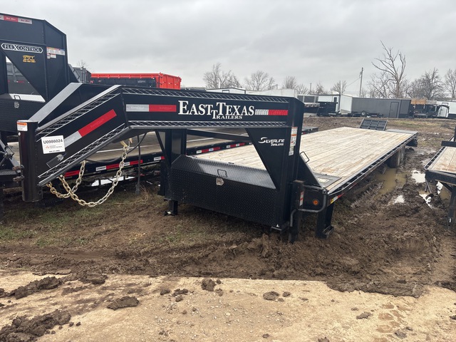 2025 East Texas 12000 lb 40 ft T/A Gooseneck Equipment Trailer