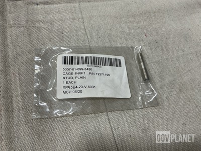 (1,417) Equipment Parts Sales 12271196 Plain Studs
