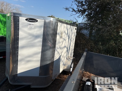 2024 Arising Industries 8 ft S/A مقطورة ذو كبينة مغلقة