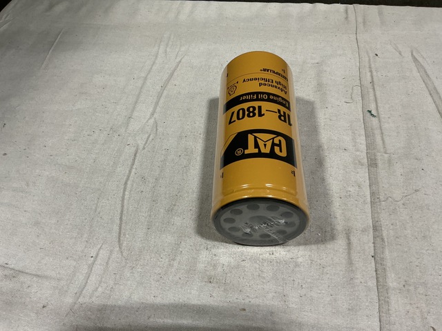(71) Cat 1R-1807 Engine Oil Filters
