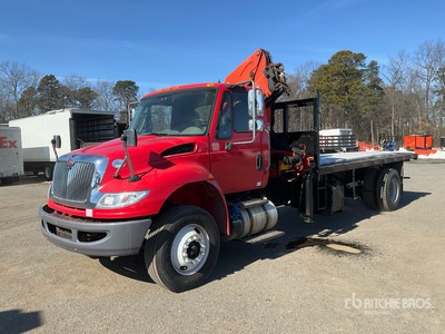 12790 lb Knuckle Boom on 2016 International 4300 4x2 Autocarro con braccio sollevamento