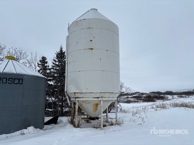 Trail Rite FB50 +/- 50 ton Fertilizer Grain Bin