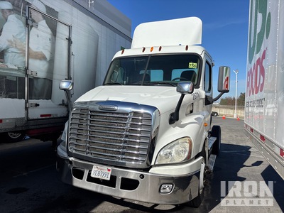 2013 Freightliner CA113 4x2 Day Cab Prime Mover (Inoperable)