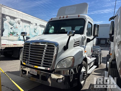 2015 Freightliner CA113 6x4 Day Cab Prime Mover (Inoperable)