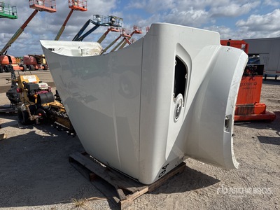 2023 Peterbilt 567 Cofano per autocarro