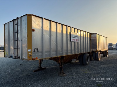1957 Trailmobile 22 ft S/A Turntable Remolque de granos