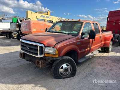 2000 Ford F-350 4x4 Crew Cab Pickup (Inoperable)