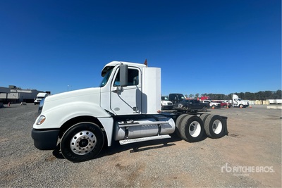 2009 Freightliner Columbia 120 T/A Day Cab Truck Tractor