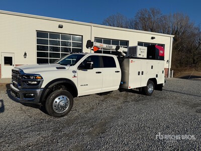 2026 Ram 5500 Big Horn 4x4 Crew Cab Camion de service