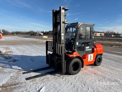 2005 Toyota 7FGU35 7300 lb Pneumatic Tire Heftruck