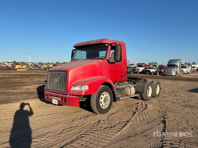 2005 Volvo VNM 6x4 تراكتور شاحنة نهارية (ثنائية المحور)