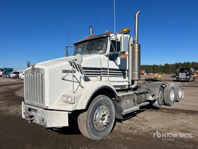 2007 Kenworth T800 8x4 Tri/A Day Cab Truck Tractor