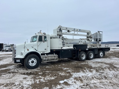 Aspen UB50 Articulated Boom on 2002 Freightliner FLD112 8x4 Brückeninspektionswagen