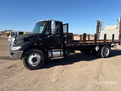 2009 International 4400 4x2 Table Top Truck