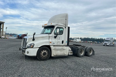 2015 Freightliner Cascadia 125 6x4 T/A Day Cab Truck Tractor