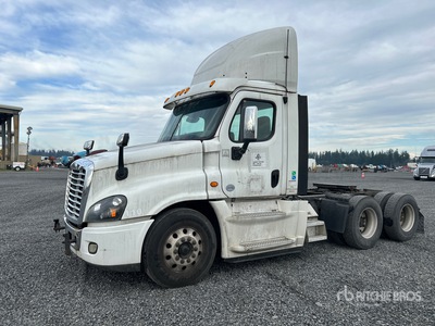 2015 Freightliner Cascadia 125 6x4 T/A Day Cab Truck Tractor