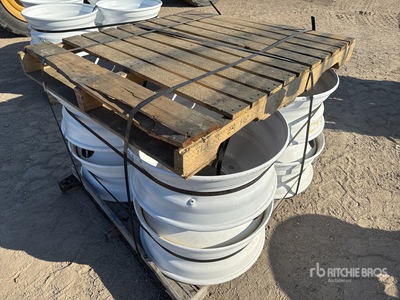 Quantity of (8) 11R22.5 を見 Wheels (Unused)