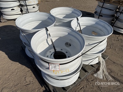 Quantity of (8) 11R22.5 を見 Wheels (Unused)