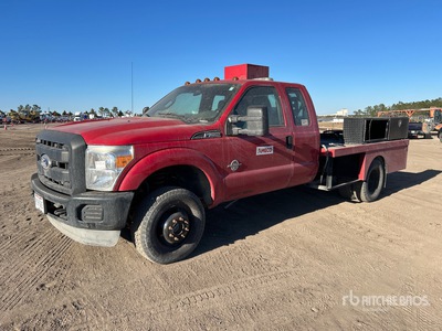 2013 Ford F-350 XL 4x4 Extended Cab Flatbed Truck