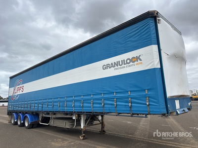 2000 Krueger 13.4 m Tri/A Curtain Side Trailer
