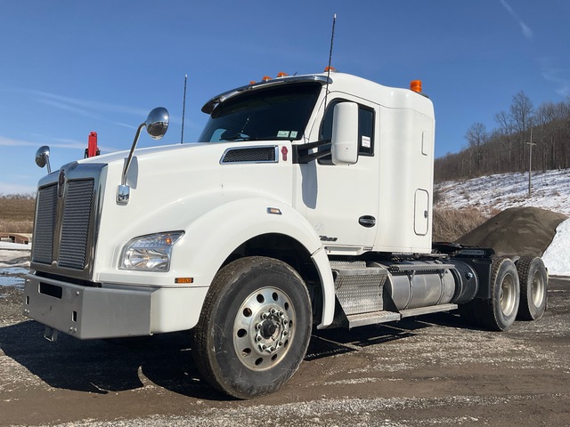 2021 Kenworth T880 6x4 T/A Sleeper Truck Tractor