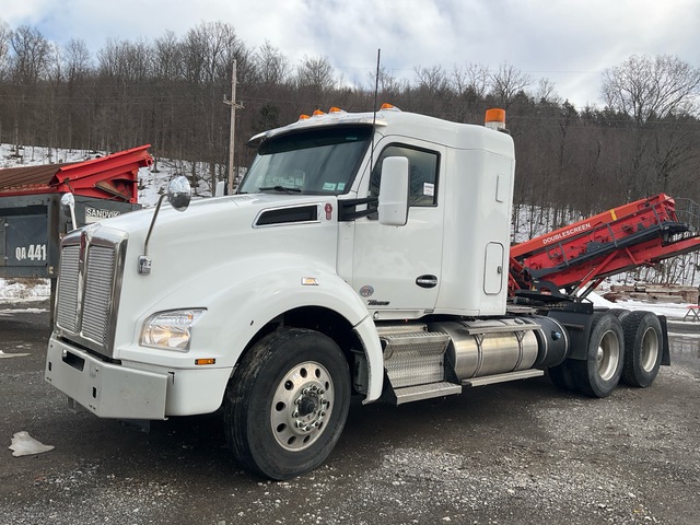 2021 Kenworth T880 6x4 T/A Sleeper Truck Tractor