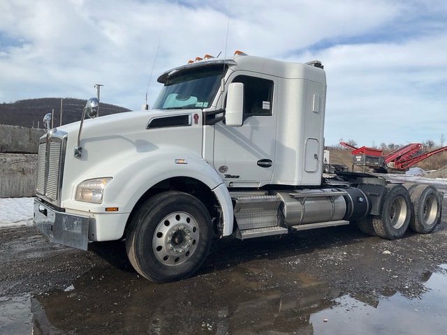 2021 Kenworth T880 6x4 T/A Sleeper Truck Tractor