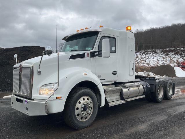2021 Kenworth T880 6x4 T/A Sleeper Truck Tractor