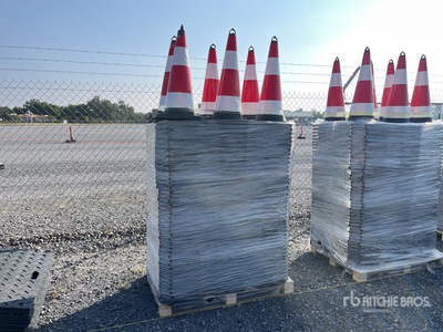 Quantity of (250) 2026 SDLANCH IRSTC Lote de Conos de Trafico (Sin Usar) / Conos de trafico (Unused)