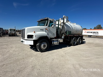 2007 Overland tank 37373 on 2008 International 5600i 6x4 Vacuum Tanker Truck